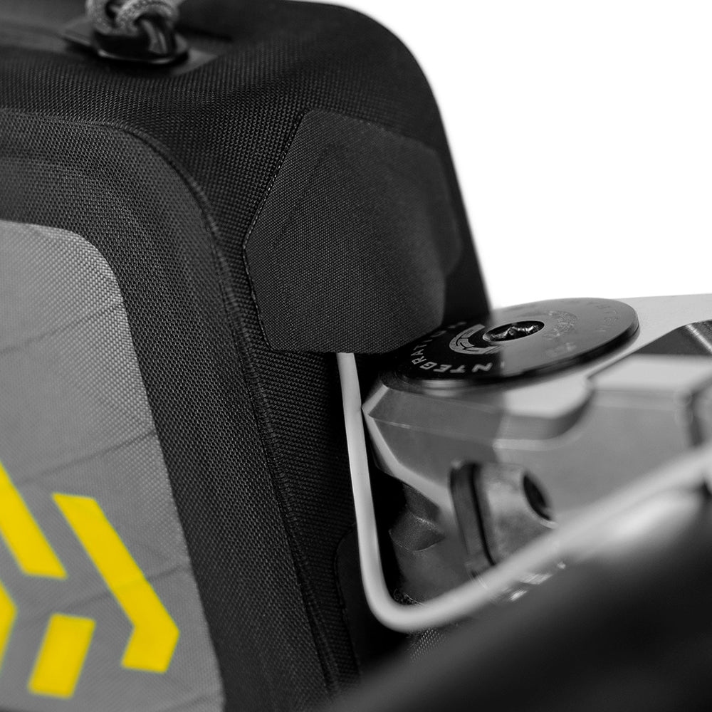 APIDURA - BACKCOUNTRY TOP TUBE PACK 1L
